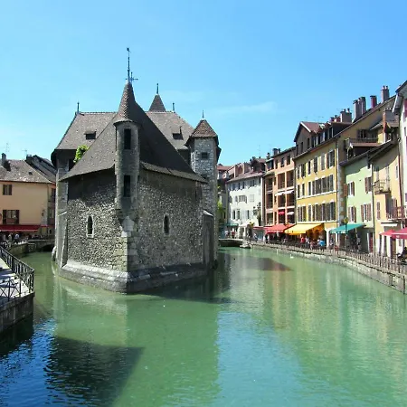 Apartment Confortable Avec Terrasse Et Wifi - Fr-1-432-32 *